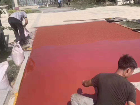 内江 篮球场翻新的地面工